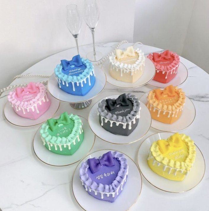 FireShot Capture 047 - フリルリボンドリップケーキ✧ 4号《選べる9色｜センイルケーキ｜韓国｜お好きなメッセージ❤︎》（Rstyle） - Cake.jp - [cake.jp]